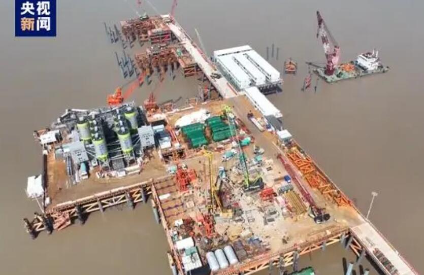 世界最长跨海高速铁路桥杭州湾跨海铁路大桥南航道桥首根钻孔桩浇筑完 世界最长跨海高速铁路桥杭州湾跨海铁路大桥南航道桥首根钻孔桩浇筑完